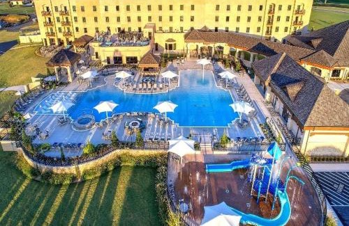 Afton Hotel | Relaxing Shangri-La Resort: Oceanfront, Spa & Pet-Friendly