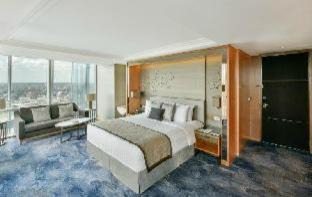 Elephant and Castle Hotel | Experience Elegance at Shangri-La The Shard, London