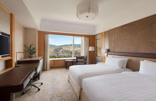 Downtown Ulaanbaatar Hotel | Discover Shangri-La Ulaanbaatar: Poolside Luxury Awaits