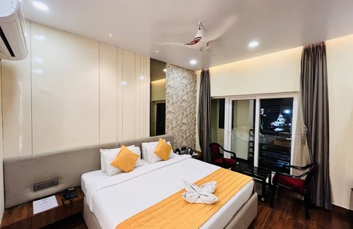 Brahmapur Hotel | Discover Shankar Bhavan: Family-Friendly Stay with Breakfast