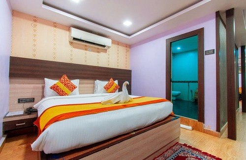 Brahmapur Hotel | Discover Shankar Bhavan: Family-Friendly Stay with Breakfast