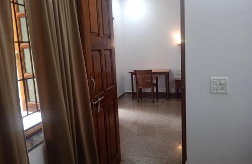 Mandrem Hotel | Cozy SHANKAR by the SEA, Steps from Mandrem Beach
