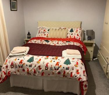 Easkey House | Welcoming Shannon Park House: Highly Rated & Family-Friendly