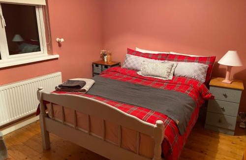 Easkey House | Welcoming Shannon Park House: Highly Rated & Family-Friendly