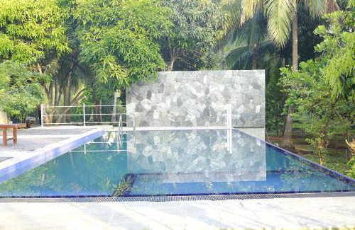 Mihintale Hotel | Discover Shanthi Villa Resort: Pet-Friendly with Pool & Breakfast
