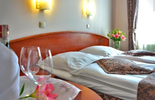 Katra House | Discover Shanti Guest House: Your Budget-Friendly Retreat