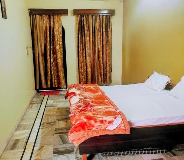 Faizabad Apartment | Pet-Friendly Shantiniketan 2 BHK Homestay in Ayodhya