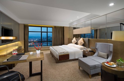 Beita District Hotel | Elegant Shaoyang Huatian Hotel with Family-Friendly Amenities
