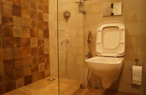Dangui Colony Hotel | Budget-Friendly Stay at Sharayu One with Free Breakfast