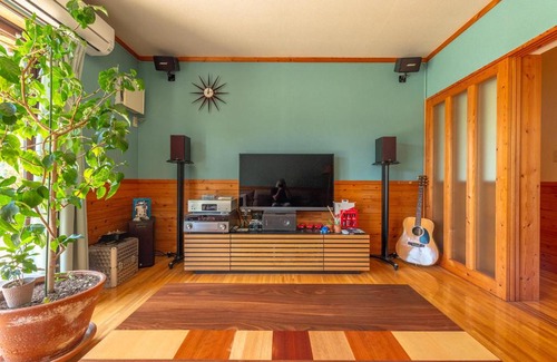 Takeo House | Top-Rated Retreat at Share Creative&Bed with Hot Tub & Breakfast