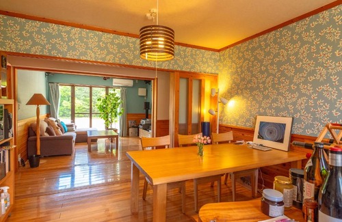 Takeo House | Top-Rated Retreat at Share Creative&Bed with Hot Tub & Breakfast