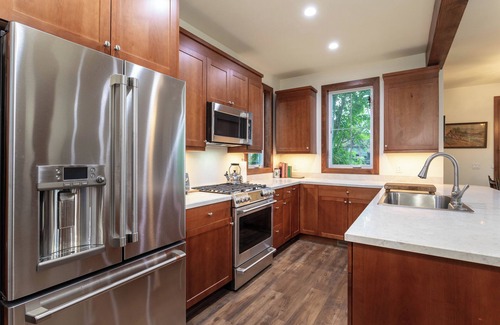 Bigfork House | Discover Waterfront Property with Shared Boat Dock & Kitchen