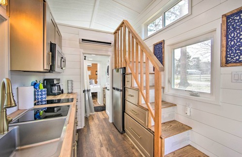 Lone Star House | Perfect Getaway: Daingerfield Tiny Home with Lake View