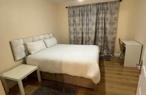Cribbs Causeway House | Cozy Shared House on Chakeshill Drive for Family Getaways
