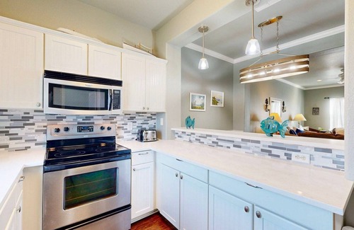 Safe Harbor Condo | MC07 Condo with Pool & Ocean View, Steps from the Beach