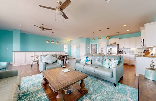Bella Vista House | Experience LCB1 Bella Vida: 5BD, Oceanfront with Hot Tub