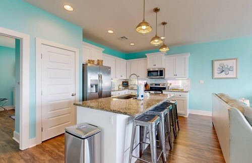 Bella Vista House | Experience LCB1 Bella Vida: 5BD, Oceanfront with Hot Tub