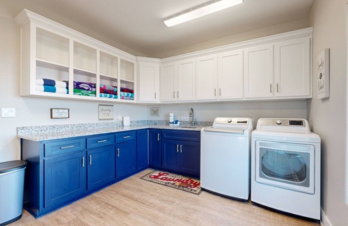 Bella Vista House | LCB13: Oceanfront Haven with Pool & Hot Tub Amenities