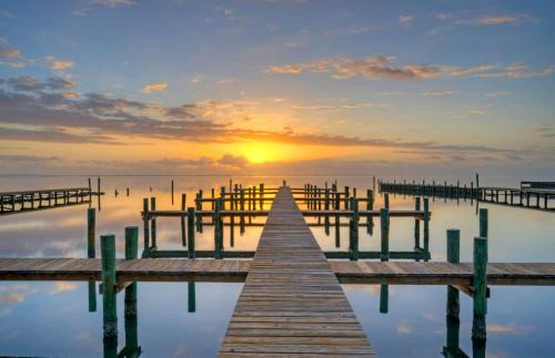 Flour Bluff House | Relaxing Retreat at Big Slough by AvantStay with Pool Access