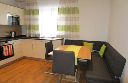Sankt Veit im Pongau Bed & Breakfast | Cozy Shared Room at Sunnhäusl with Breakfast Included