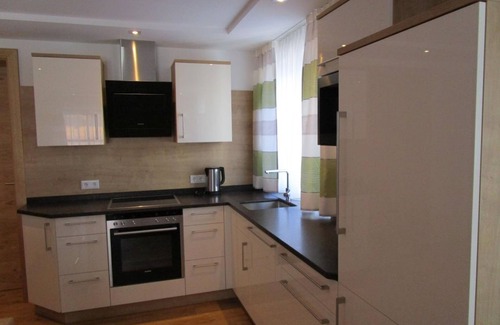 Sankt Veit im Pongau Bed & Breakfast | Cozy Shared Room at Sunnhäusl with Breakfast Included