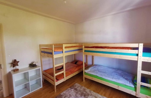 Munchenstein House | Cozy Shared Room in Welcoming Apartment for Travelers