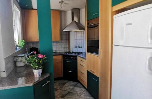 Munchenstein House | Cozy Shared Room in Welcoming Apartment for Travelers