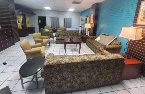 Hato Rey Central Apartment | Cozy Shared Unit Minutes from Airport with Kitchen Access