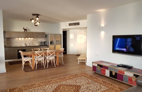Bat Yam Condo | Beautiful 3-Bedroom Apartment in Bat Yam with Sea View