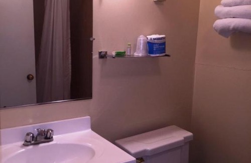 Wells Hotel | Comfortable Stay at Sharon Motel - Family-Friendly Accommodations