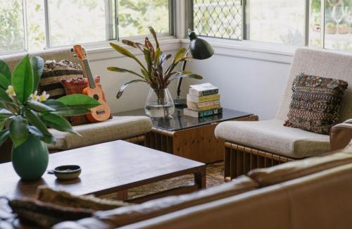 Yamba House | Cozy Retro Cottage – Ideal for Family Getaways