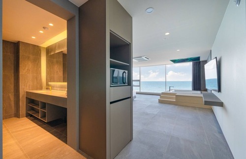 Gyeongju Hotel | Experience Comfort at Sharp & Flat Hotel with Pool and Spa