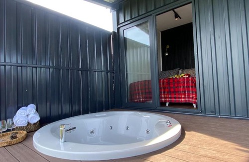 Ucmakdere Koyu Ski Chalet | Cozy Shasara Guest House with Breakfast and Hot Tub Access