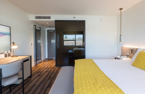 Mountain View Hotel | Discover Shashi Hotel Mountain View in Palo Alto, Rated 9.4