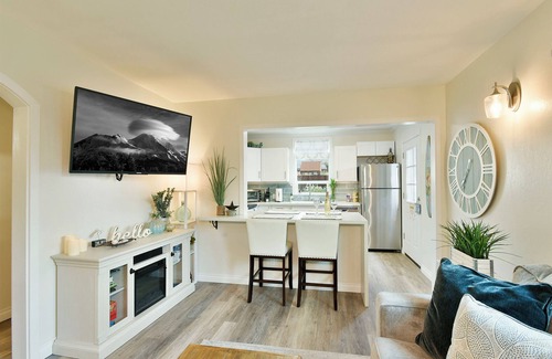 Mount Shasta Condo | Idyllic Shasta Harmony: Spectacular Mountain Views Await