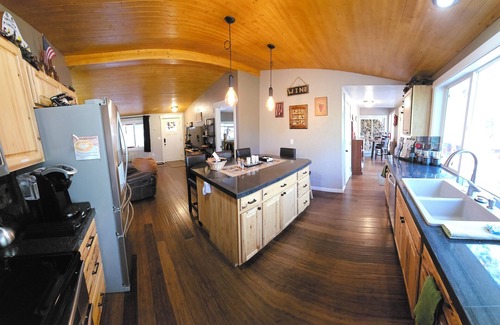 Boise Cabin | Unforgettable Shattuck Mountain Retreat with Spa & Ocean Views