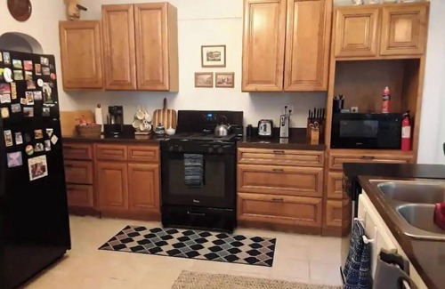 Harrisburg House | Top-Rated Shawnee Forest In Town Retreat for Families & Pets