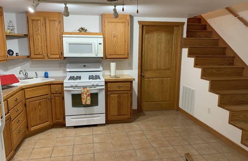 Cobden Apartment | Relaxing Shawnee Hills Hideaway with Pool & Breakfast