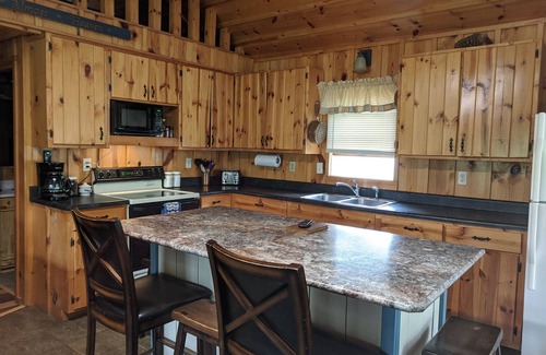 Golconda House | Discover Shawnee Pines Lodging: Top-Rated Loft Cabin Retreat