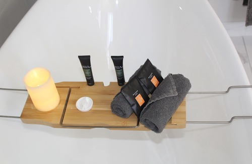 Dubbo Hotel | Inviting Comfort Inn Shearing Shed - 4-Star Family Retreat