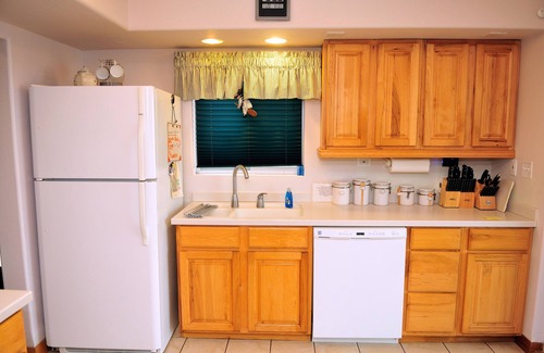 Lincoln Beach House | Experience Shearwater Beach Front Retreat with Ocean Views