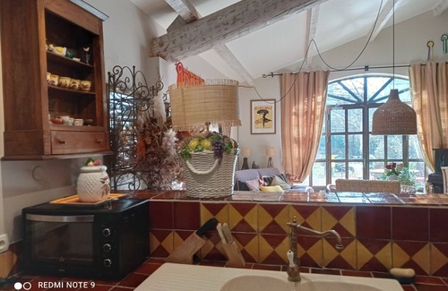 Cheval-Blanc House | Idyllic Shed Retreat with Pool & Lush Garden Near Luberon