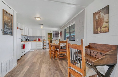 Williams House | Discover Sheep Cattle Ranch Homestead: Eco-Friendly Retreat