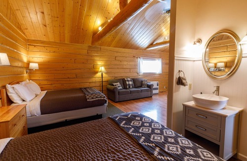 Glacier View Cabin | Discover Sheep Mountain Lodge: Rated 9.6 with Spa & Hot Tub