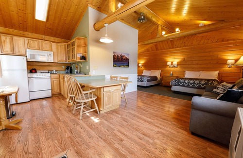 Glacier View Cabin | Discover Sheep Mountain Lodge: Rated 9.6 with Spa & Hot Tub