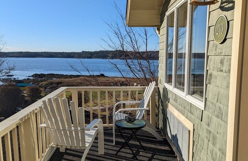 Edgecomb Apartment | Discover Sheepscot Harbour Studio #210 with Ocean Views