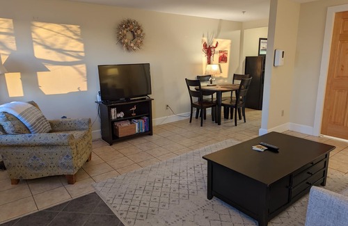 Edgecomb Apartment | Oceanfront Serenity at Sheepscot Harbour Studio #205