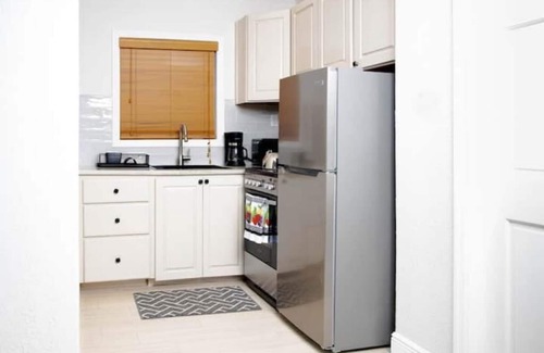 Tar Bay Apartment | Sheer Bliss BeachView Apt #4