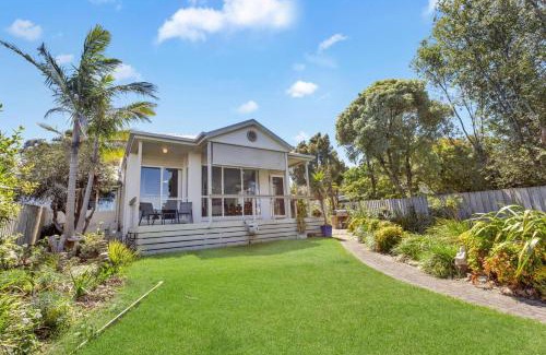 Paynesville House | Family-Friendly Retreat at Sheerwater Jetty - Rated 10/10