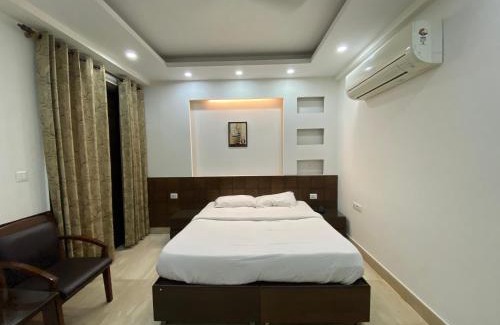 South Extension Bed & Breakfast | Cozy Sheesh Mahal Bed & Breakfast - Family Friendly Stay
